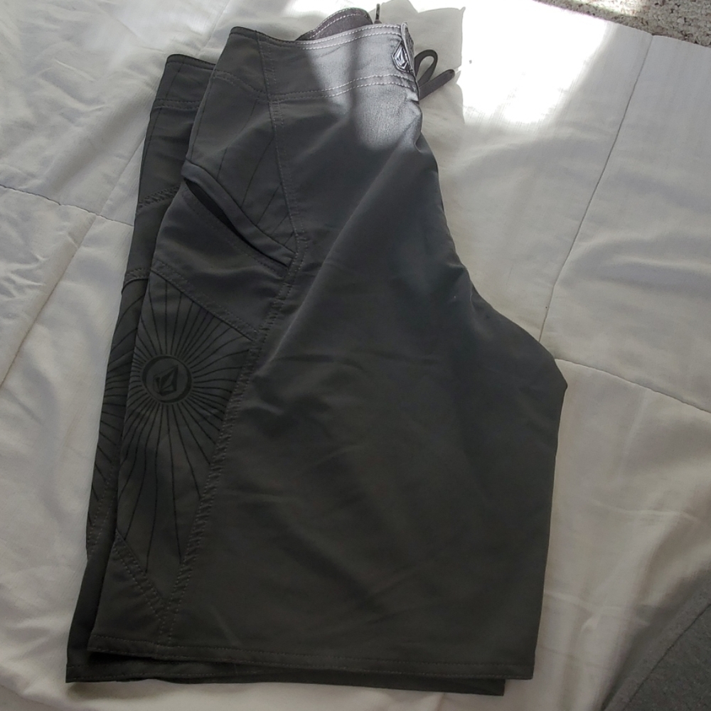 Volcom swim trunks - Picture 3 of 3